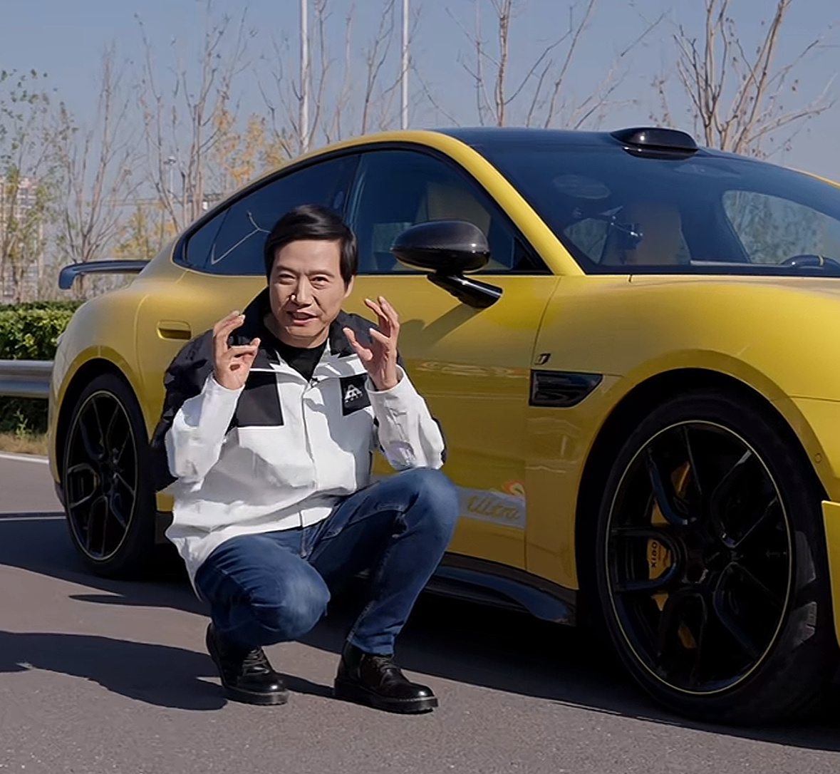 小米SU7 Ultra 这个轮毂好帅啊，设计感更强，更有速度力量感。 ​​​