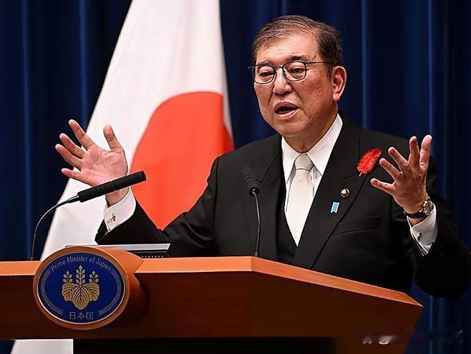 石破茂 成了知华派这事挺有意思。日本国内围绕中国军事发展高度紧张时，石破茂却没有