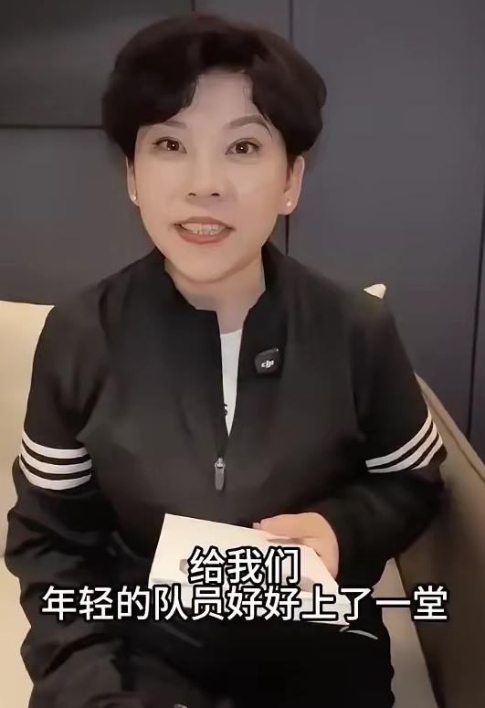 知名乒乓球评论员邓亚萍爆料，即将开启的全球最高中国乒超联赛拒绝了35人的外员申请