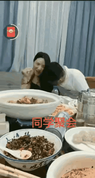 长沙李婷的同学聚会事件落幕了！
据悉两边都闹开了，都以离婚收场。


其实，我觉