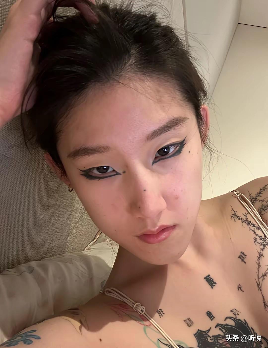 眼线洗了吧，洗洗还能要