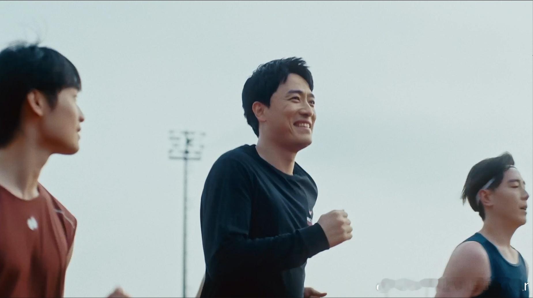 #那些陪你跨过的人还在吗#看着代表中国参加巴黎奥运的大名单，莫名得开始怀念刘翔2