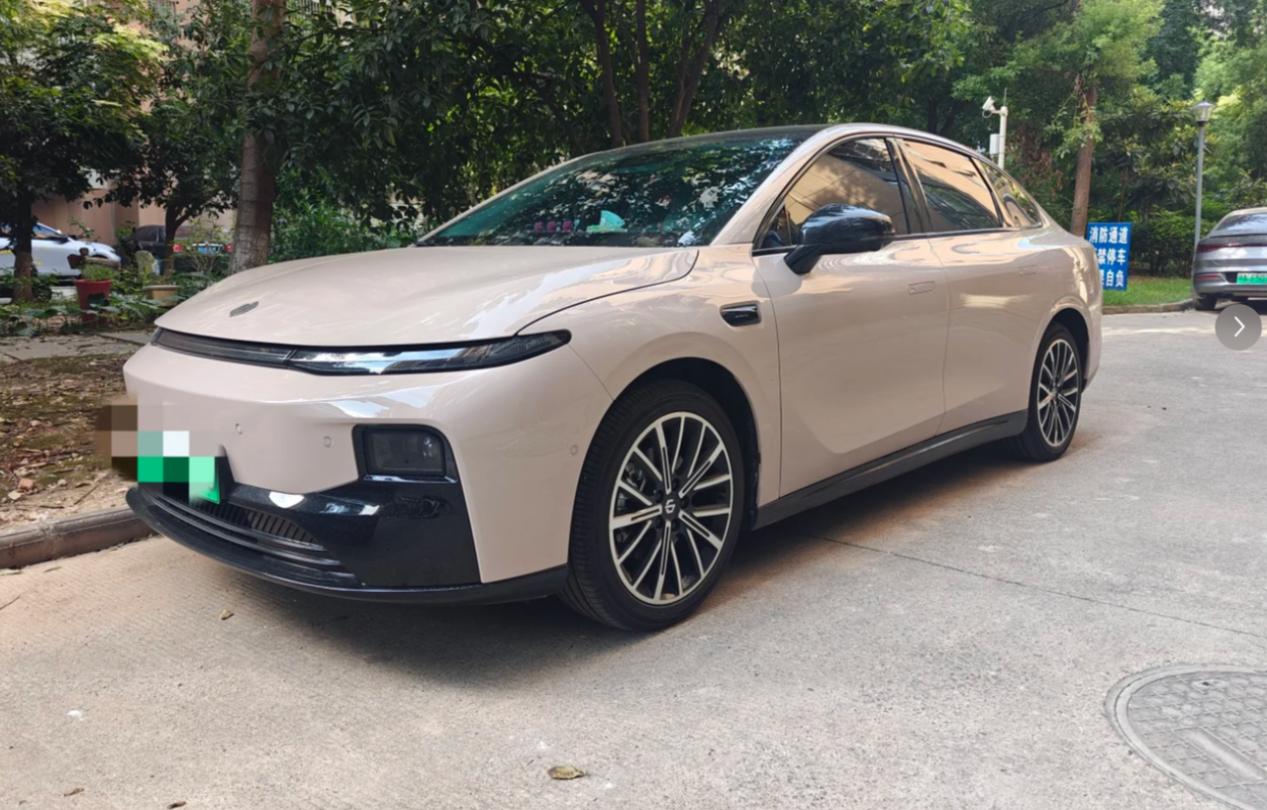 【零跑。。我刚提车半个月就降价是吧。。。】
开了十几天，讲下缺点吧（优点那些博主