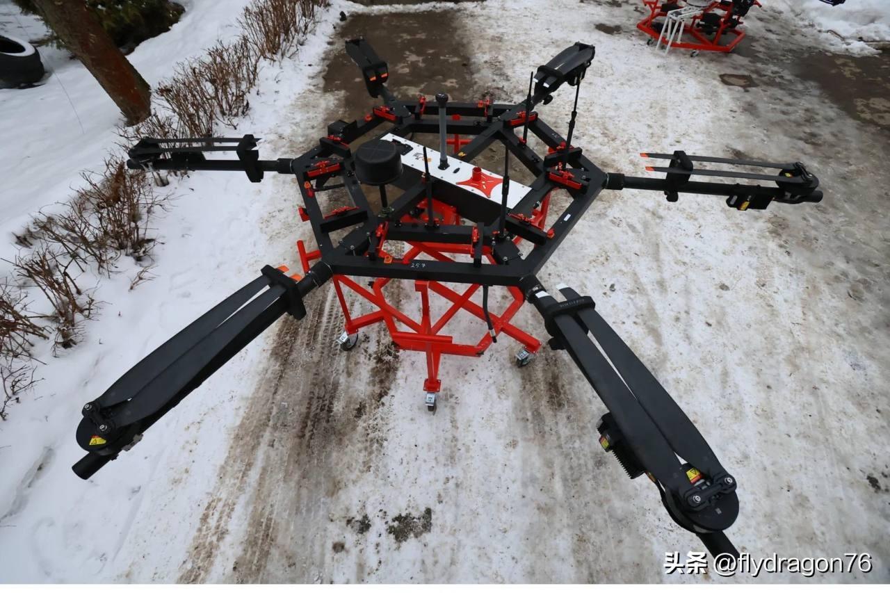 ✈️🇺🇦 乌克兰推出新型六旋翼无人机

乌克兰 Gurzuf Defense