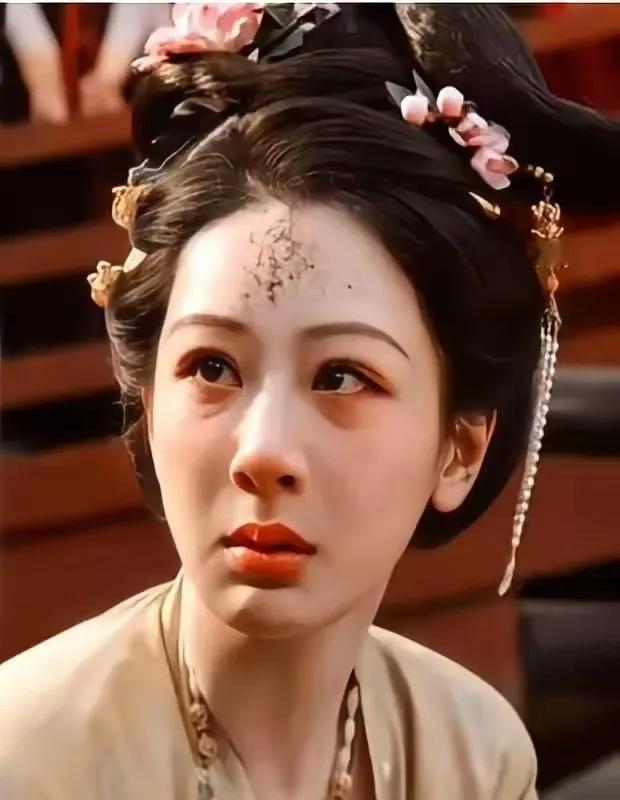 从香蜜过后，她的剧就没看过了，总觉得看不下去！人家都整漂亮了，她怎么整的这么..