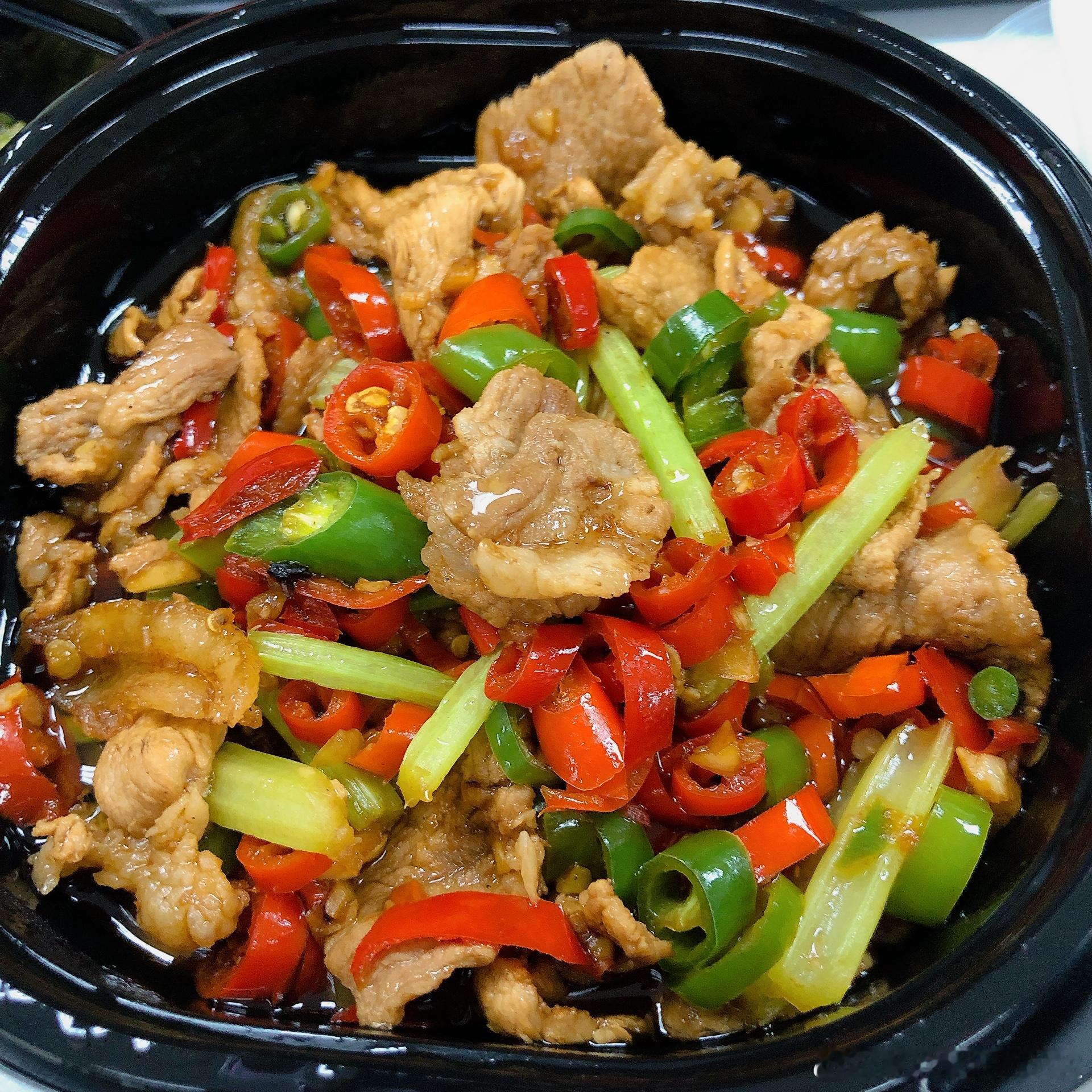 今日好奇心，潇湘阁的小炒肉，好吃是好吃，辣也是真辣 