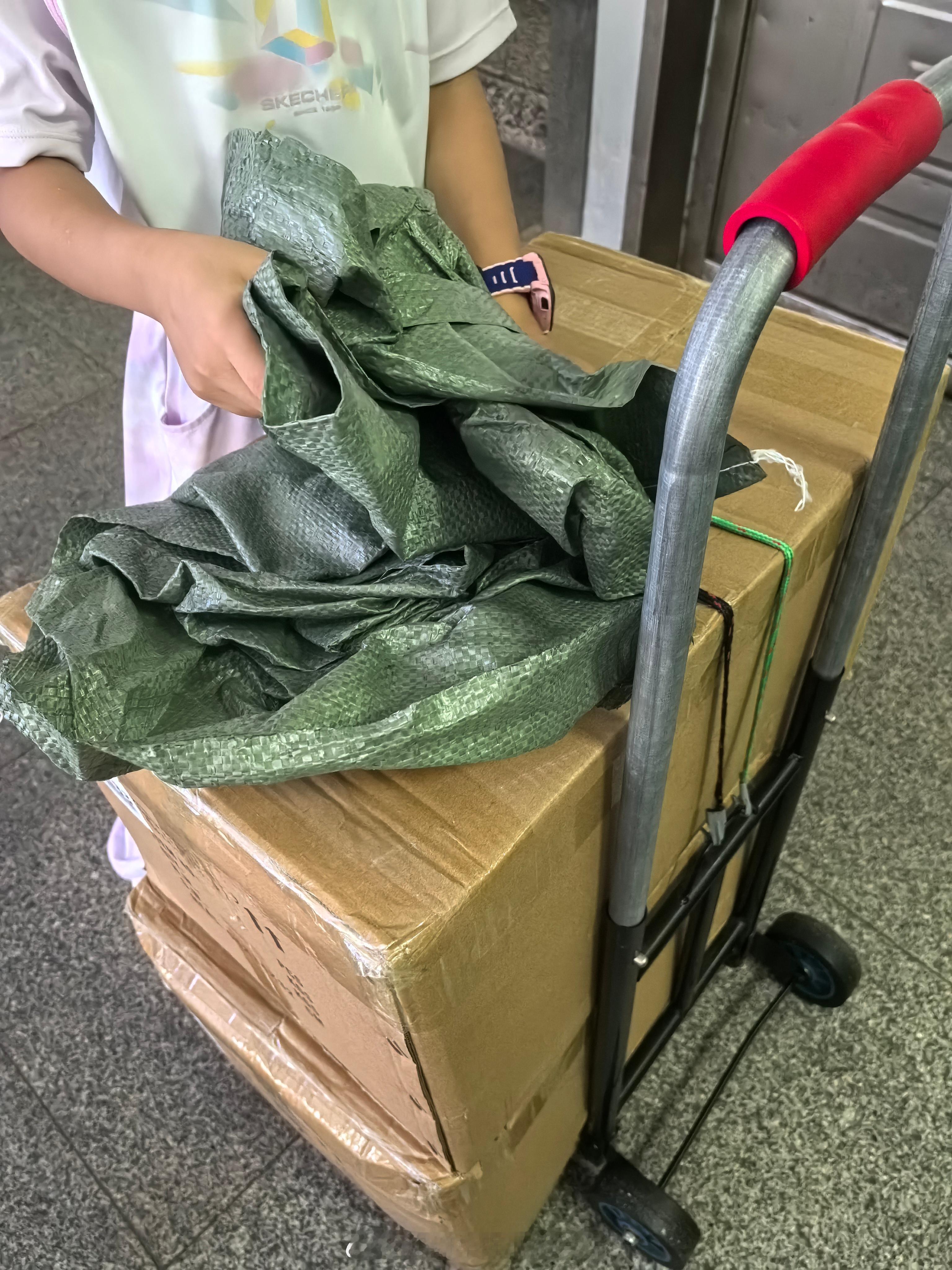 前几天有个群友问怎么入行我们芯片贸易，说看做芯片的很赚钱我说她是不是听到做存储的