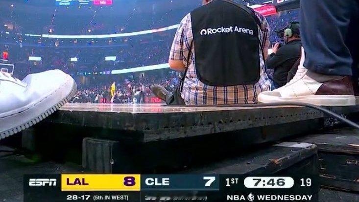 在东契奇受伤之后，NBA将和骑士队会面让其更换地板。能成功吗？NBA