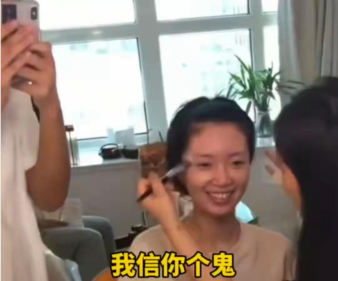 网上有这样一个话题：女人早生孩子有什么好处？

除了身体恢复快、精力充沛等常规回