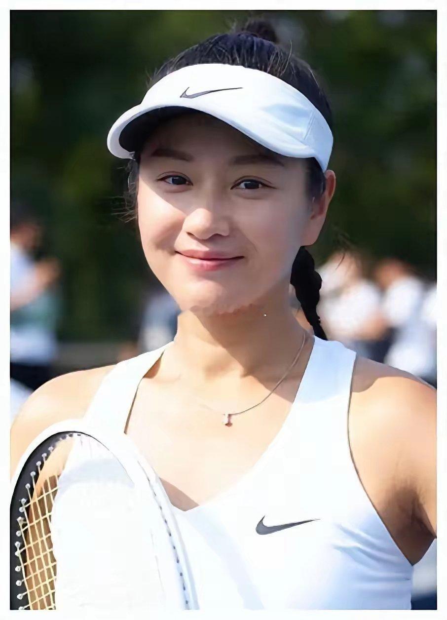 瞿颖兄妹的半生互换，看哭多少人这大概就是世间最动人的双向奔赴吧。1986年，哥哥