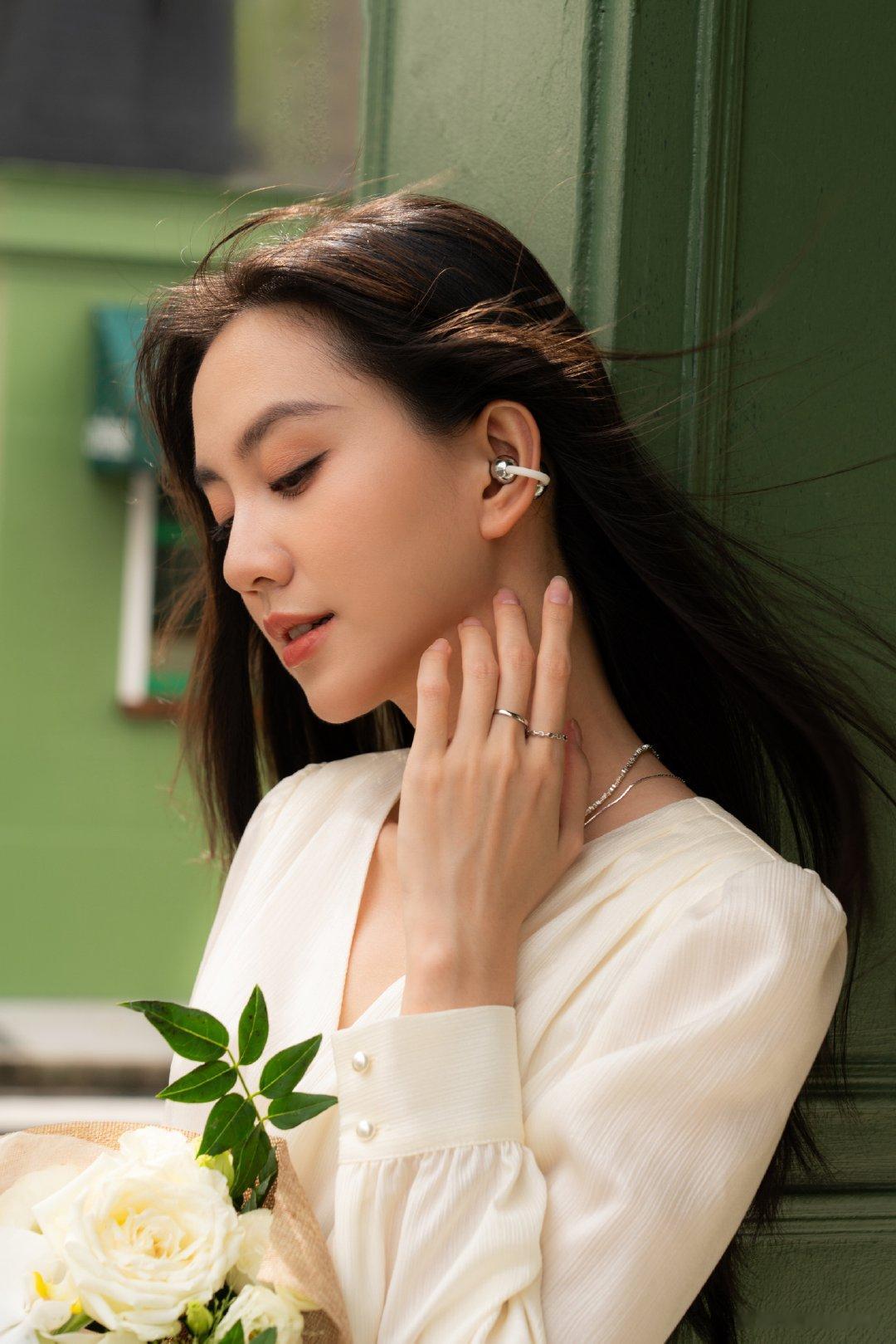 耳夹耳机又卷出新高度了这么完美的耳机真的让人忍不住的心动不已了，没想到还有这么长