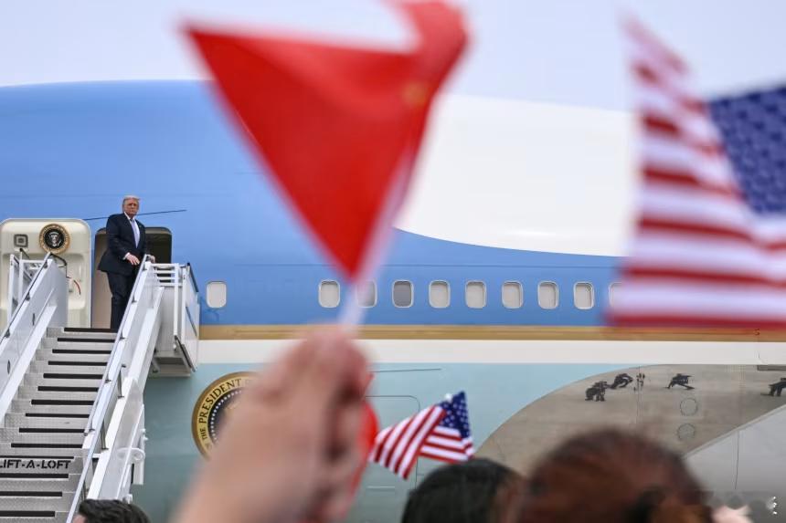 【特朗普与各大企业首席执行官们离开了一个更加自力更生的中国】（CNN）在结束为期