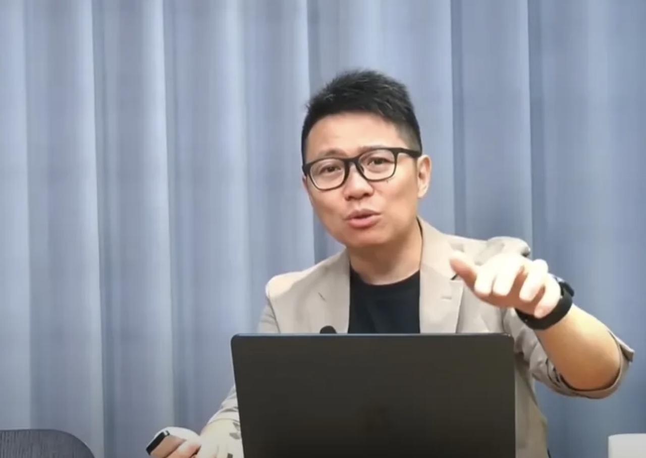 朱凯翔嘲讽黄暐瀚是“影帝”：对香港店员眼眶泛红，对台湾毒油却沉默？

朱凯翔近日