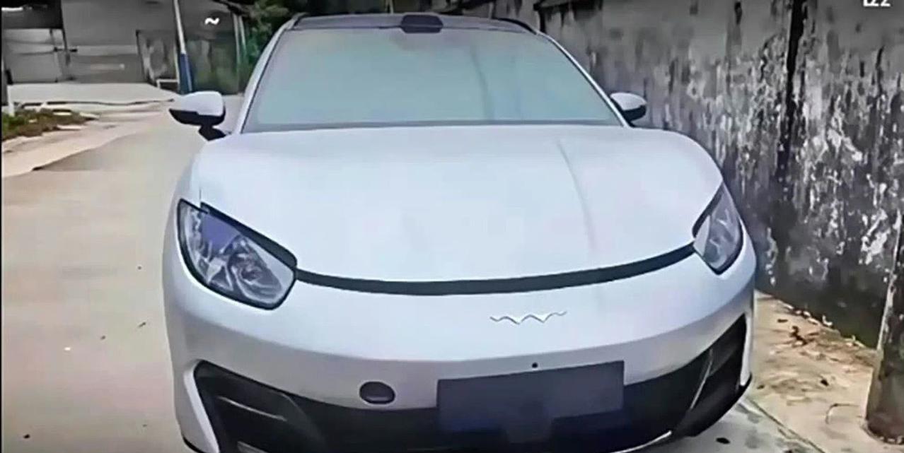 方程豹方程S GT猎装车实车，大家觉得颜值如何？
第二代刀片电池和闪充技术
车顶