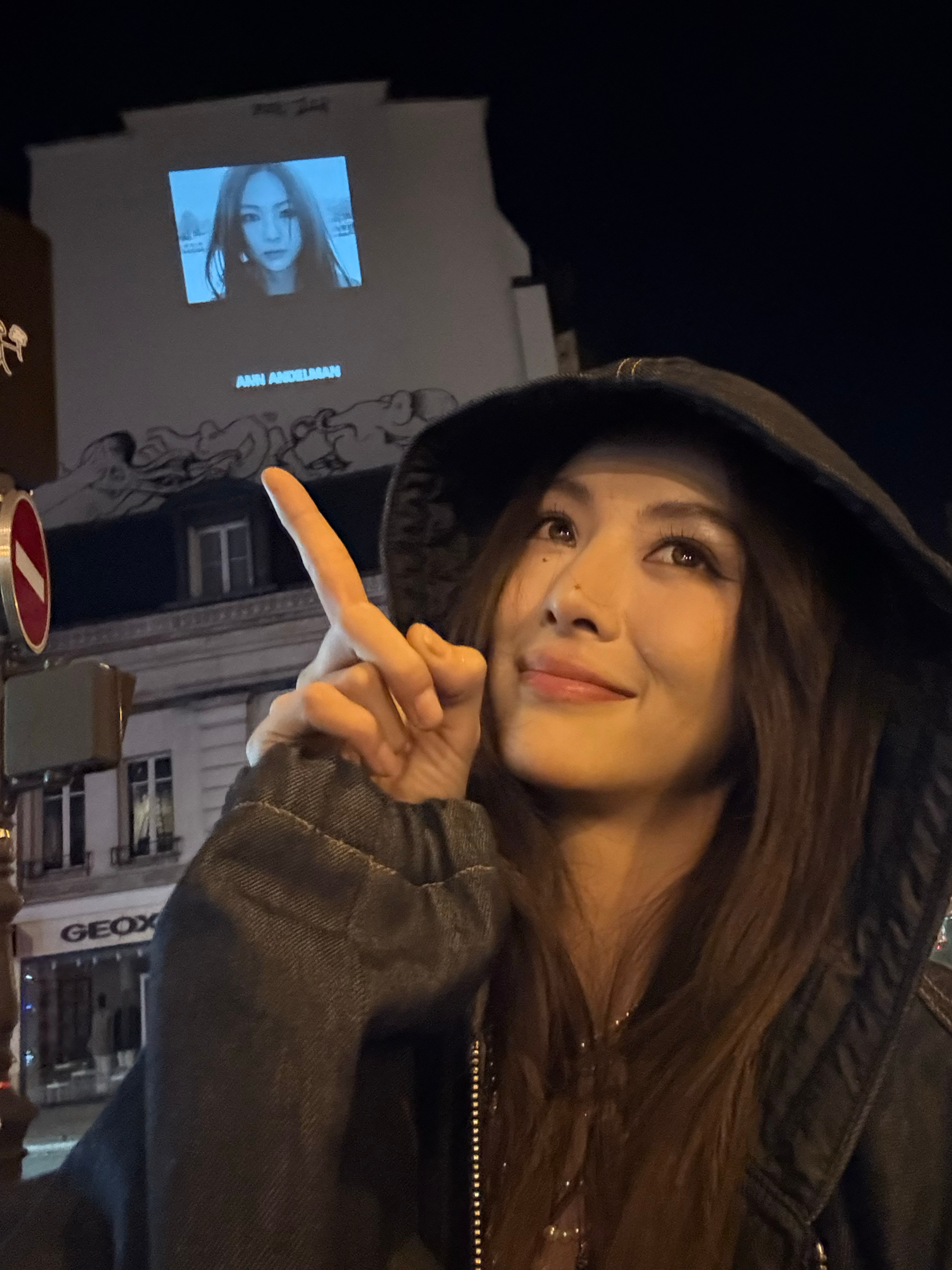 妈妈 我的脸在铁塔旁边🥹😍🥰😇✨ ​​​