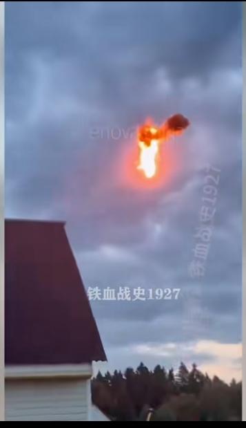  乌军千里突袭俄机场能源物流等关键设施，俄军1900架无人机、144枚导弹、16