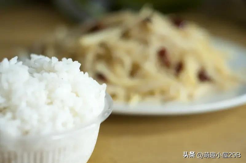 日常主食的些许改变，真会对健康产生显著影响。在降低全身炎症水平这件事上，我深有体