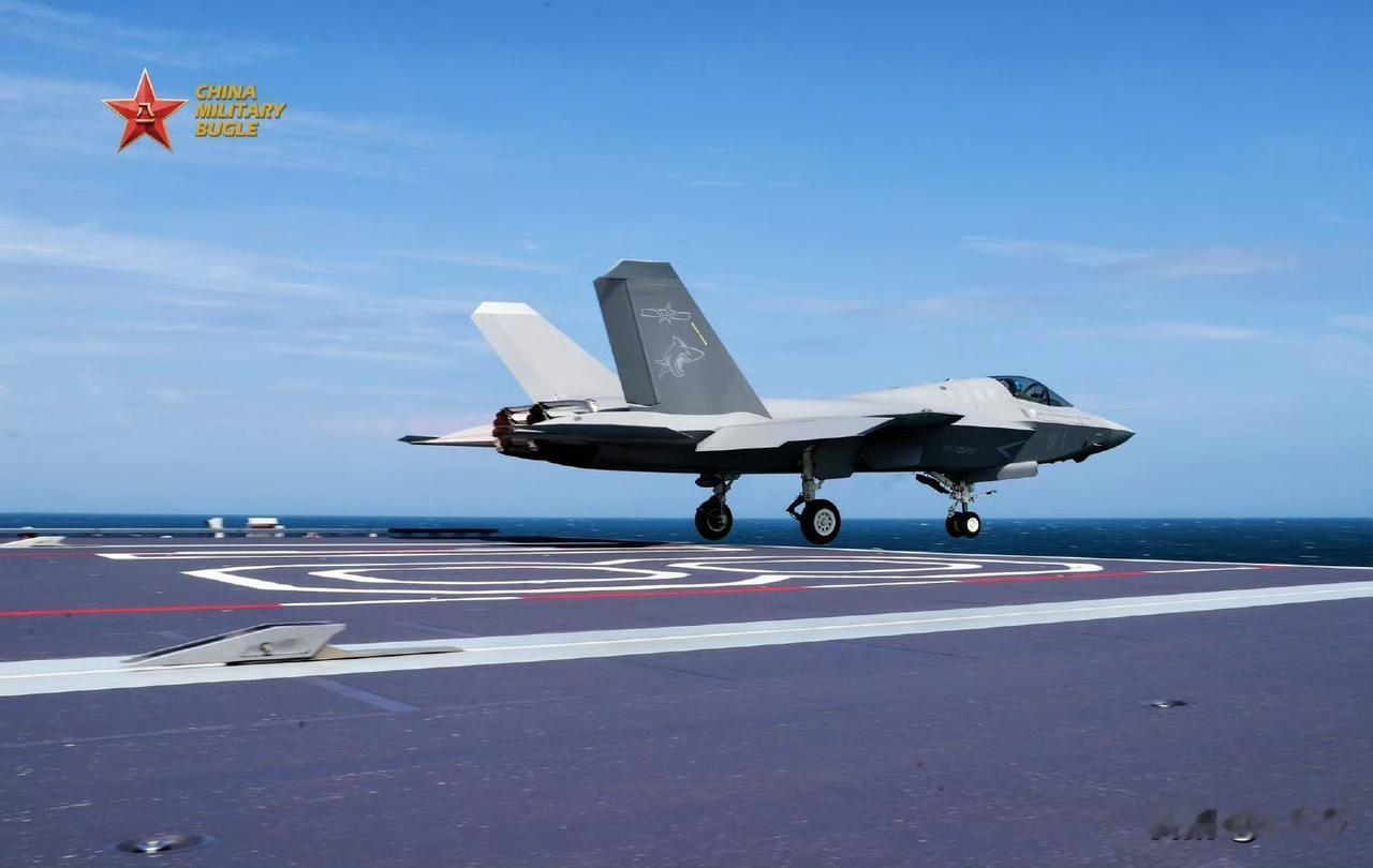 中国军号英文好图。注：图1为梯云纵状态的J-35