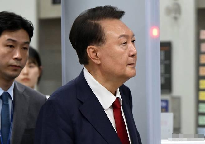 突发！尹锡悦健康恶化！当地时间17日，尹锡悦再度缺席涉嫌发动内乱案的第11次庭审
