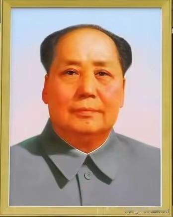 他老人家追求的是一个人人平等的社会主义国家 ，毛主席万岁！
毛主席追求的不是改朝