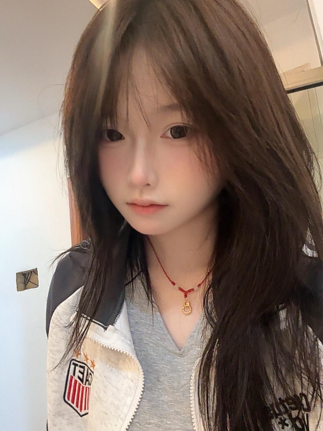 人类总是执着第一眼就爱上的人或物 此后不过都是莞莞类卿