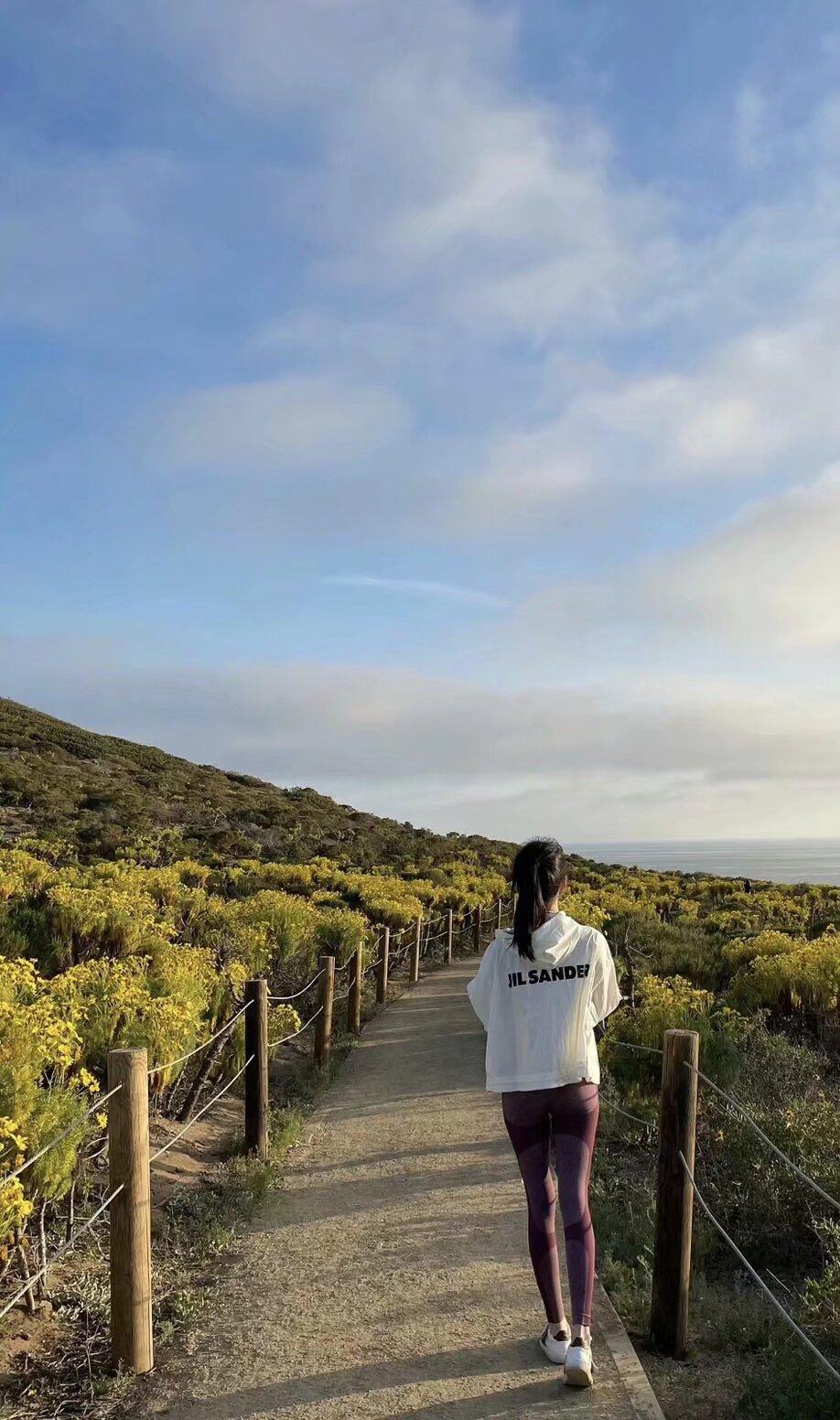 无论你做得多好，都有人在背后对你指指点点，格局大一点，不要和这种烂人烂事纠缠。