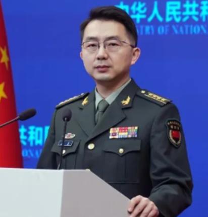 没有任何退让
 
国防部发布严厉声明：
 
2月10日，面对近期台湾涉军问题，国