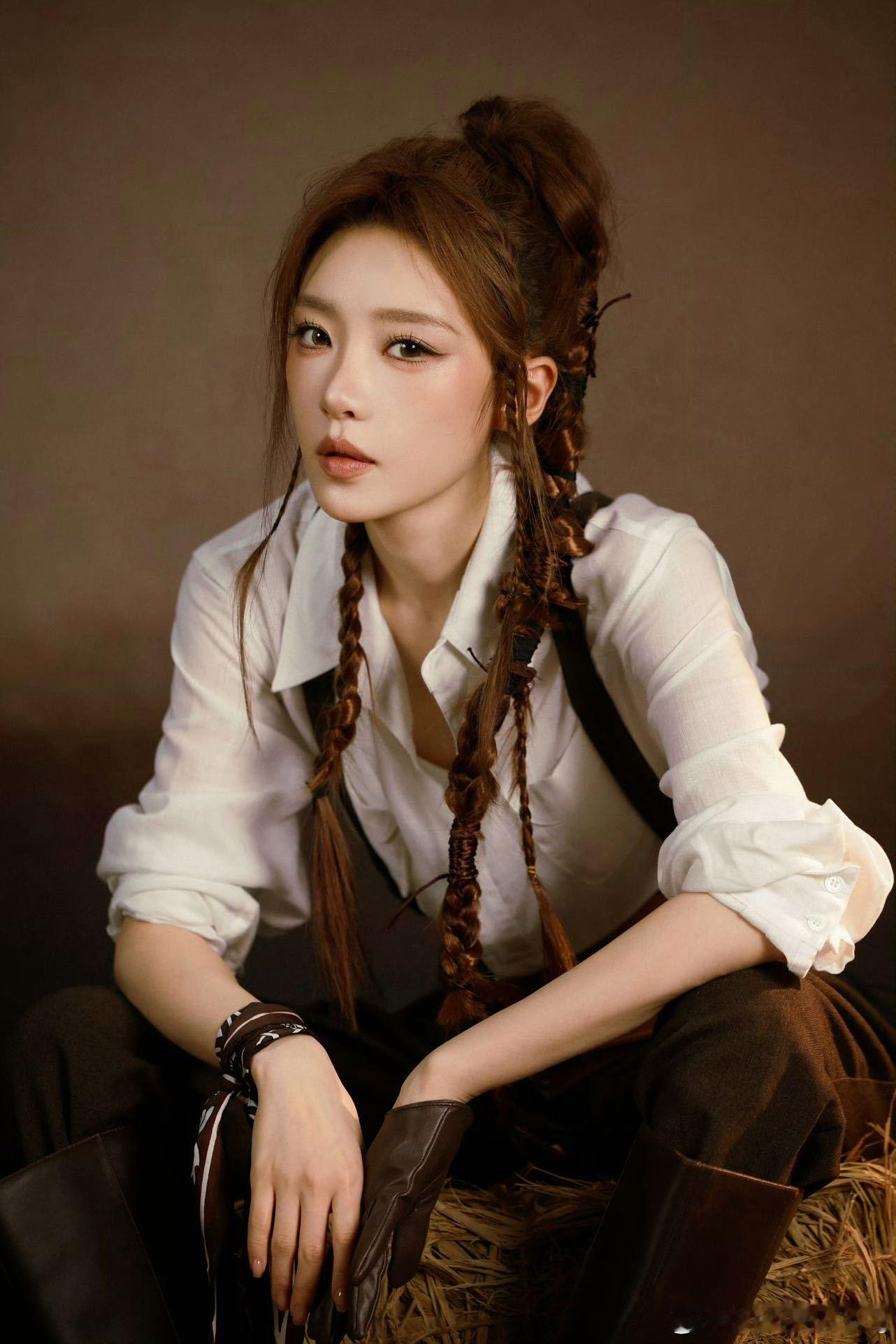 张月训练室版遗憾 她唱《遗憾》的时候，主歌部分像是在自言自语，副歌部分情绪才慢慢