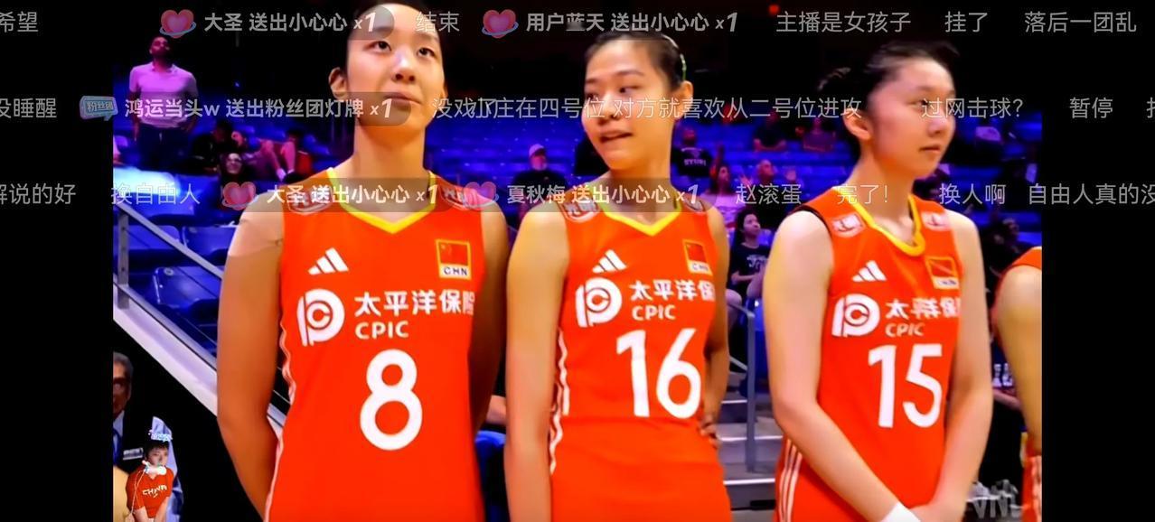随着陈厚羽的单人拦网得分，中国女排15：13拿下决胜局，最终3:2险胜多米尼加。