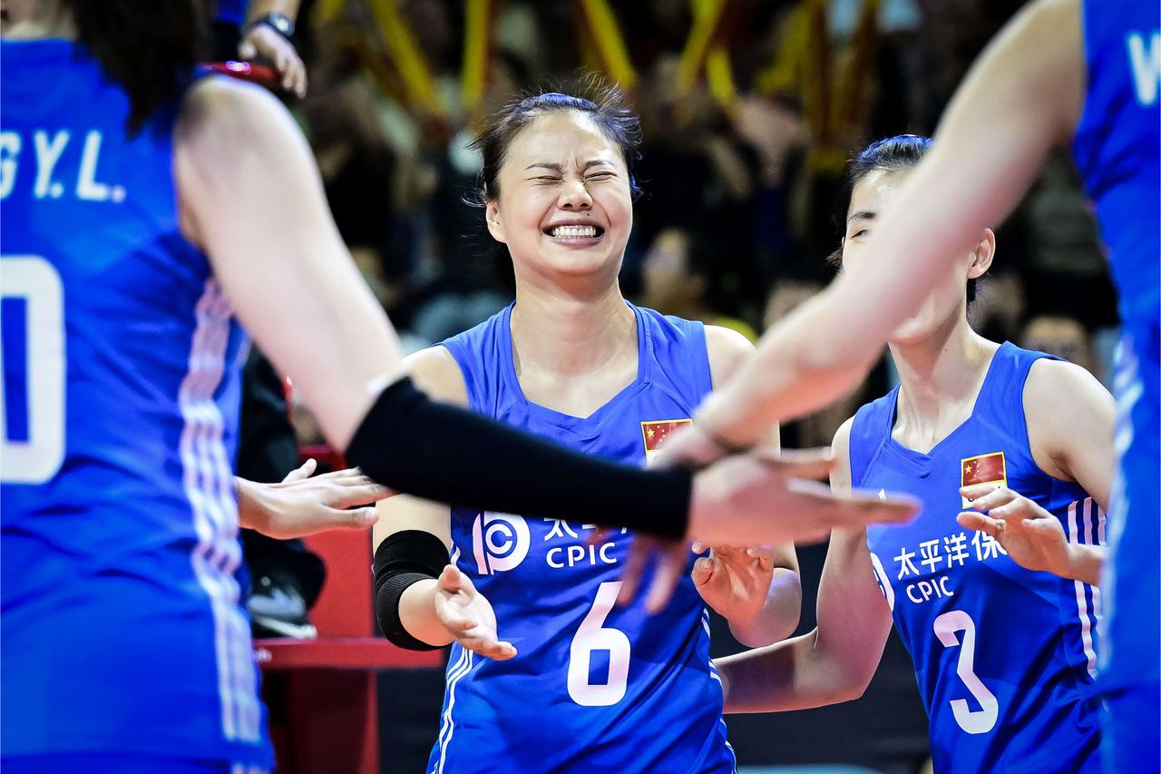#中国女排#龚翔宇喜笑颜开！中国女排3-0墨西哥，接应龚翔宇11扣8中，进攻效率