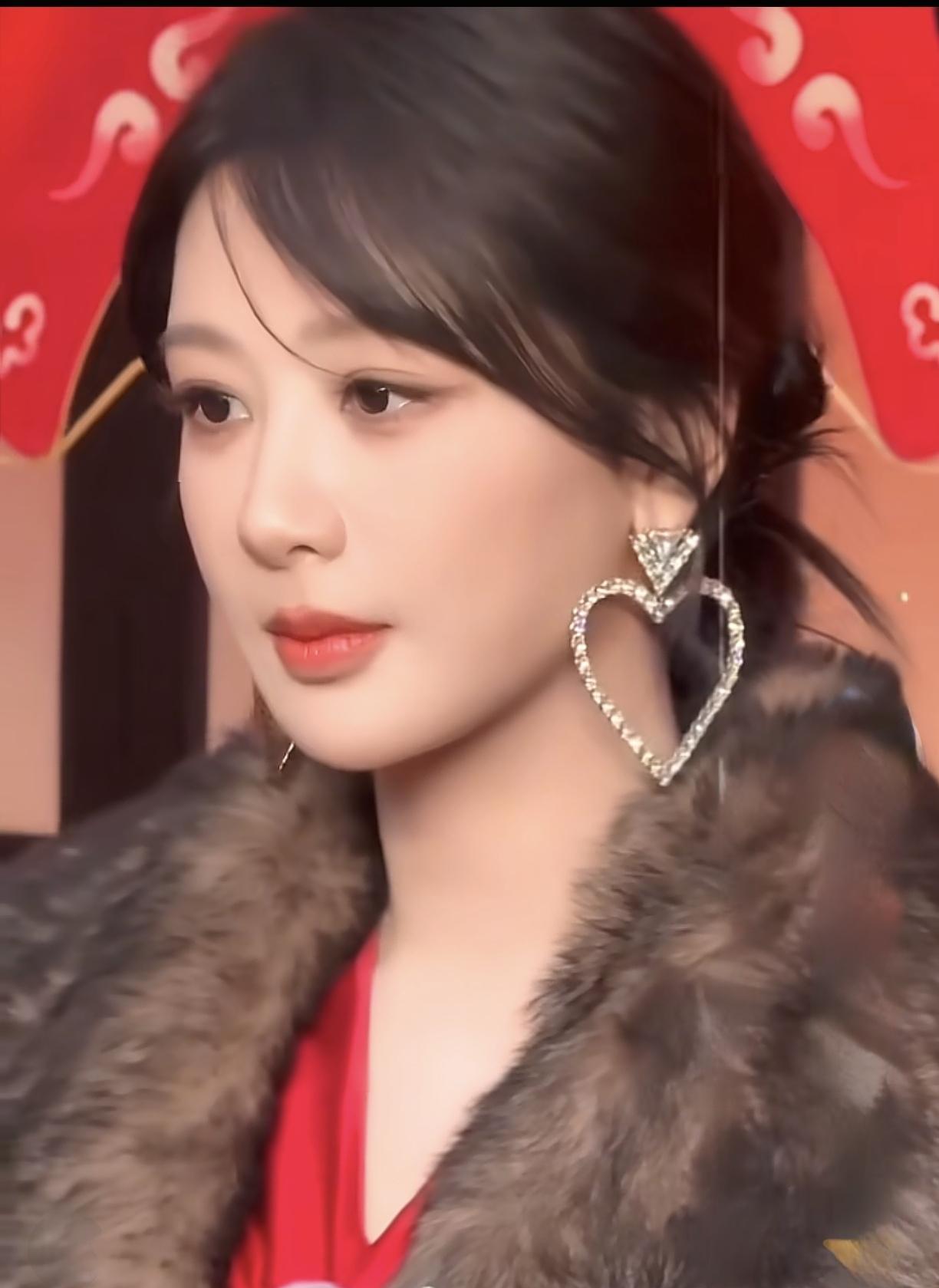 《长相思2》还没播，招商已经破了5个亿。
资本用真金白银投票，告诉我们一个扎心真