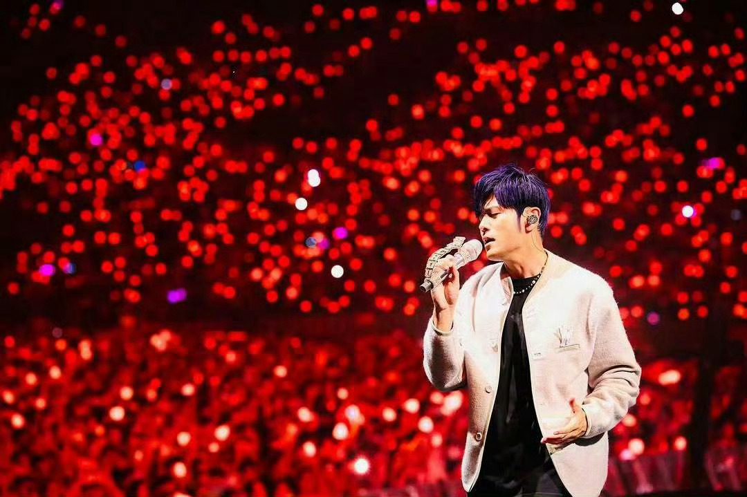 我想听周杰伦的演唱会，但是也得让我能抢到票啊