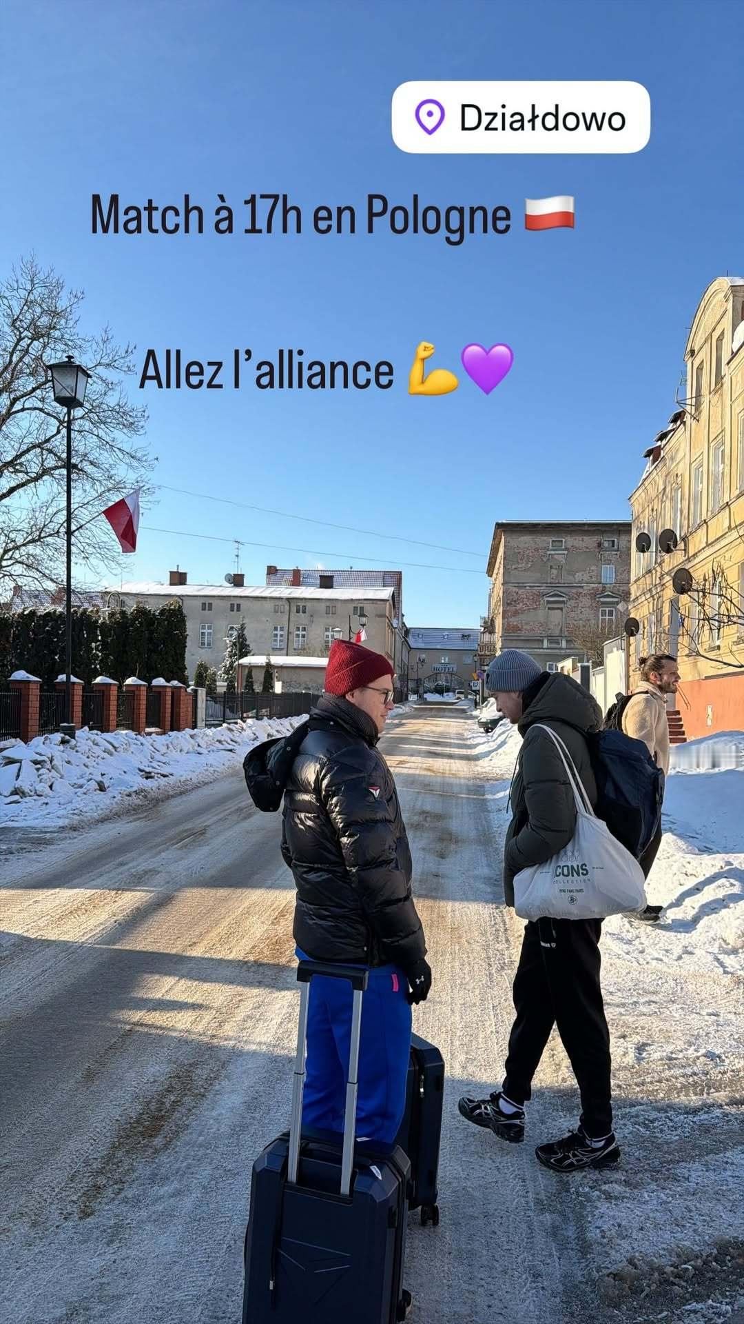 fefe抵达波兰 24:00将进行欧冠联赛 