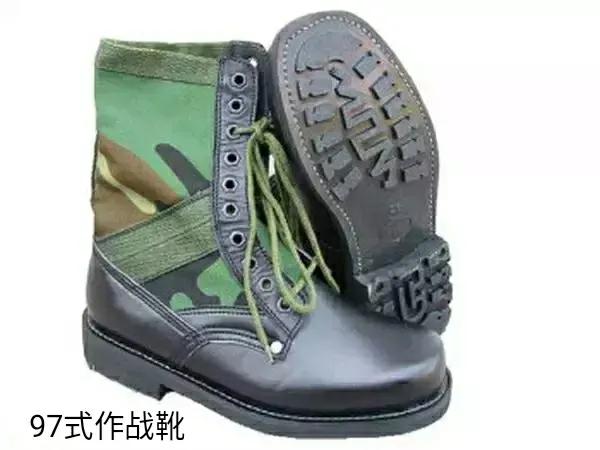 解放军作战靴只有20年的历史，目前应该是第5代了，但每次进化都同样遭到广泛吐槽！
