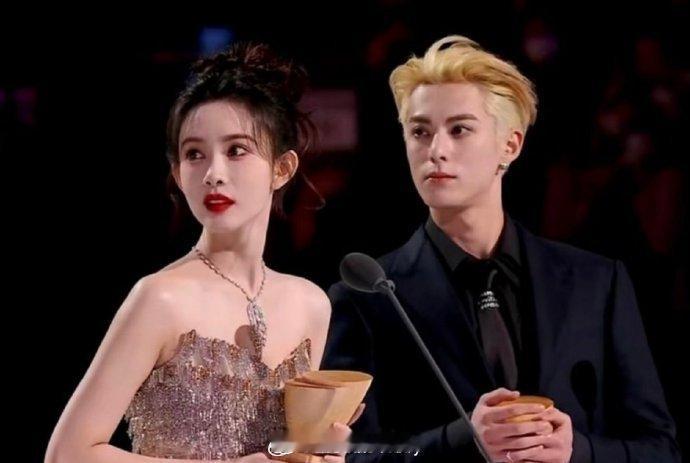 孟子义包场王鹤棣新剧孟子义包场黑夜告白 黑夜告白开播 妥妥娱乐圈好人缘代表，真诚