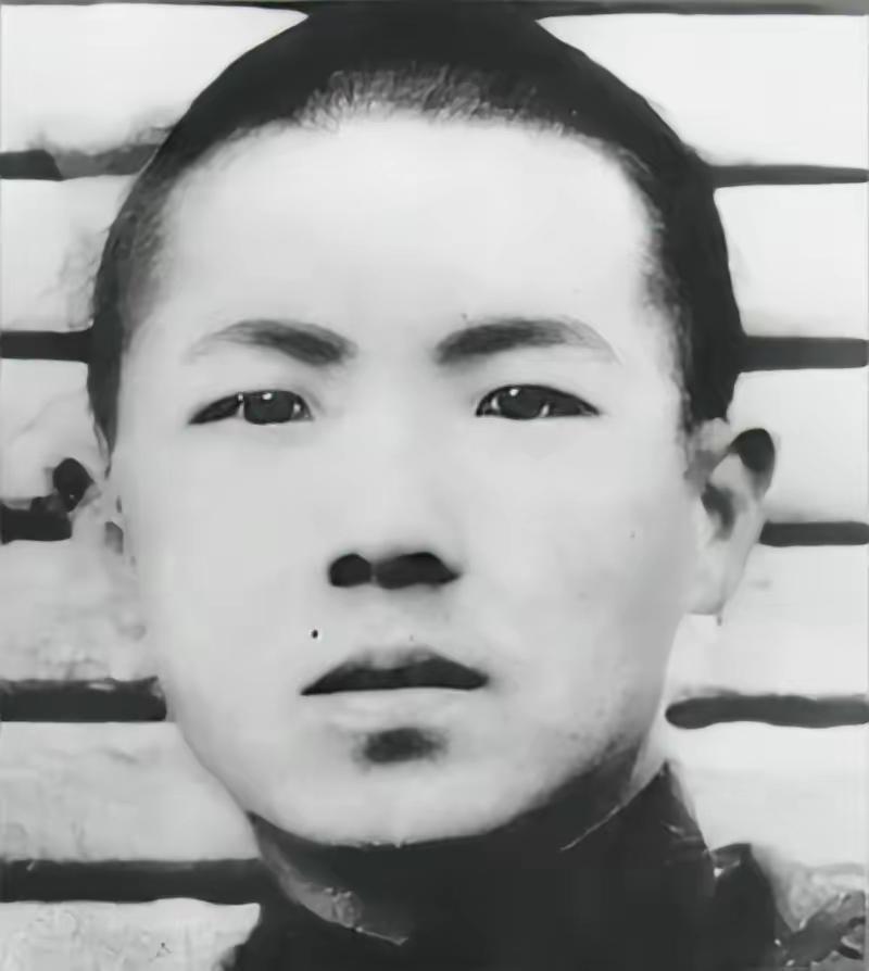 1938年，唐山“矿工刀客”、28岁的节振国被日军囚于宪兵队大牢，处决前夜，他竟