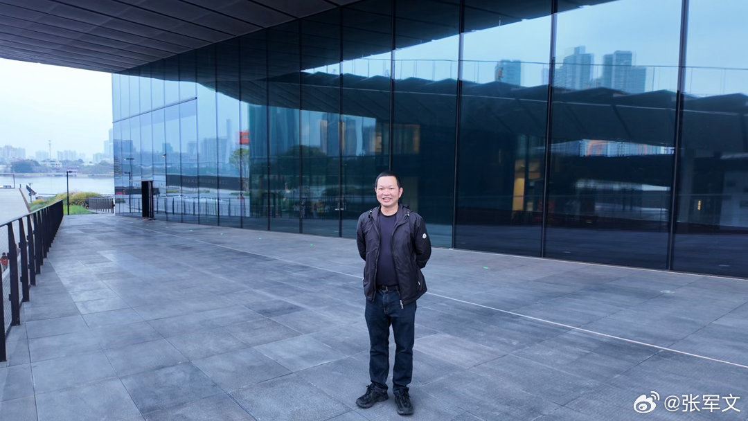 生活最好的解药，是积极，是乐观，是不放弃。遇到困难不退缩，面对压力不妥协，就算无