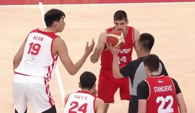 北京时间6月3日，中国男篮热身赛以82-78险胜塞尔维亚俱乐部KK FMP！

