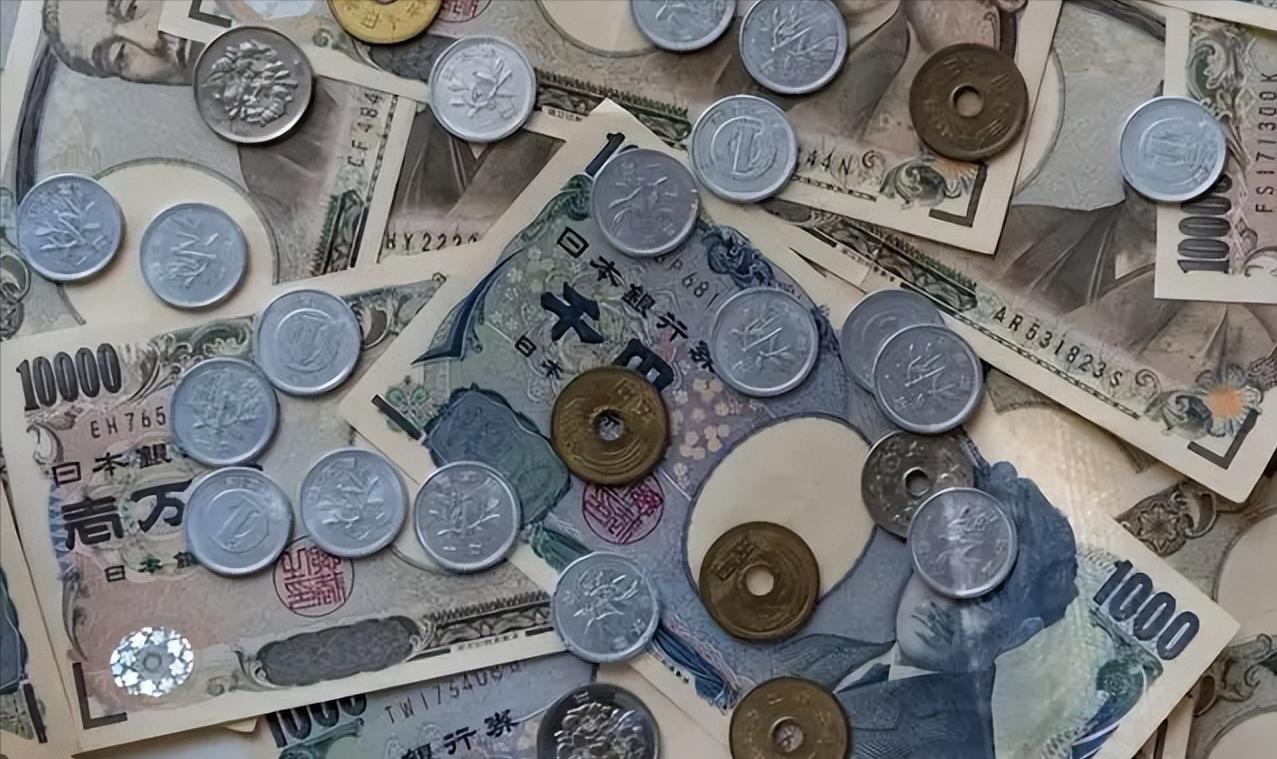 日本股市暴跌，抛售中国国债成笑话，实际持仓根本不够打。
2025年12月初，东京