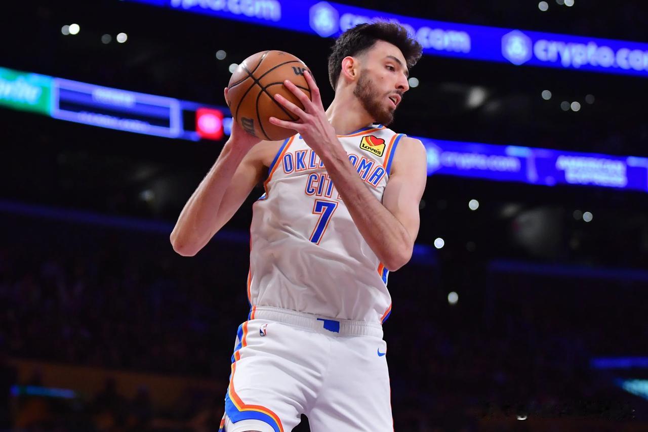 NBA赛场之最佳新秀候选人之一，霍姆格伦季后赛首秀5个封盖，好厉害啊！
  文班