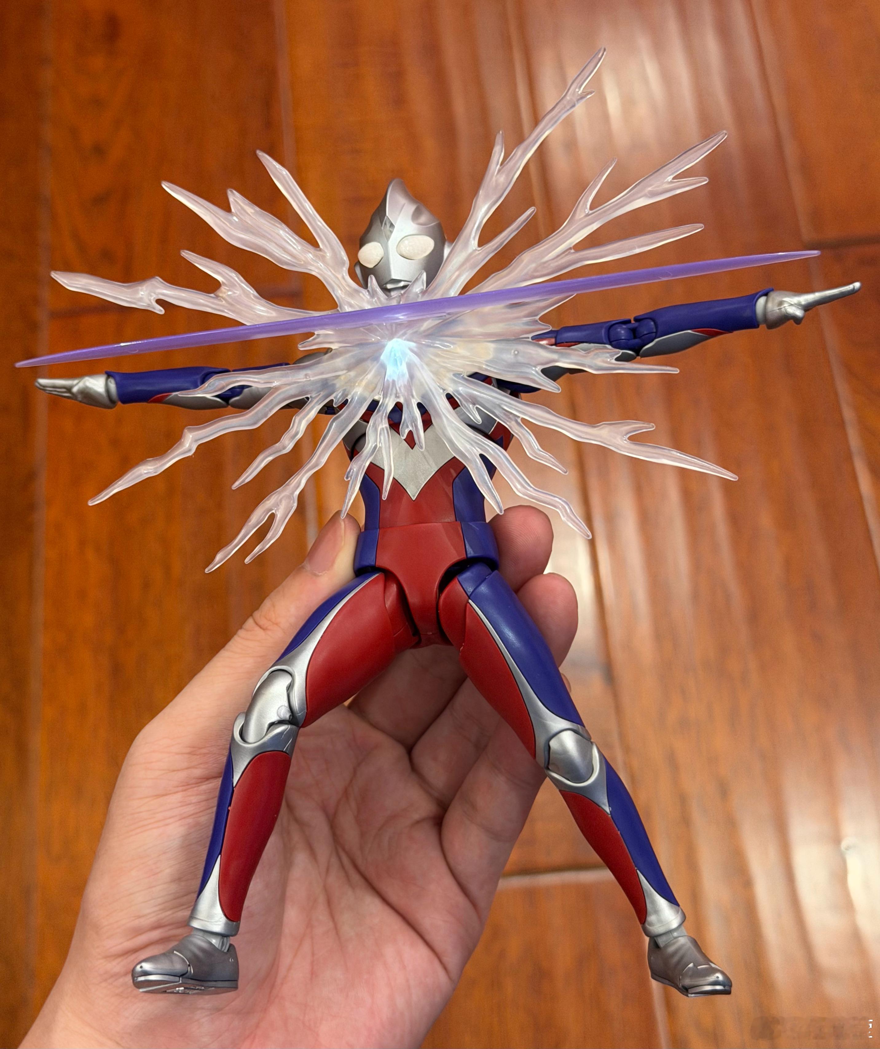 布鲁可 传奇版 迪迦奥特曼的玩具玩多了是真的腻，不显ooc又能摆的姿势就那些，也