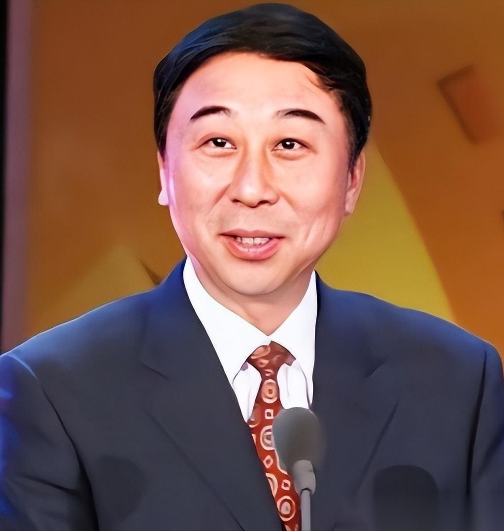 曾有一次，冯巩带两个徒弟去吃饭，一共225元，结帐时却没人出声，谁料冯巩突然对服