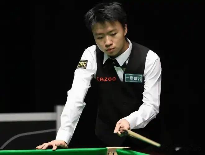 江俊三连鞭绝杀塞尔比
马克塞尔比是公认的最会打比赛的球员，这点没有异议，但是3-