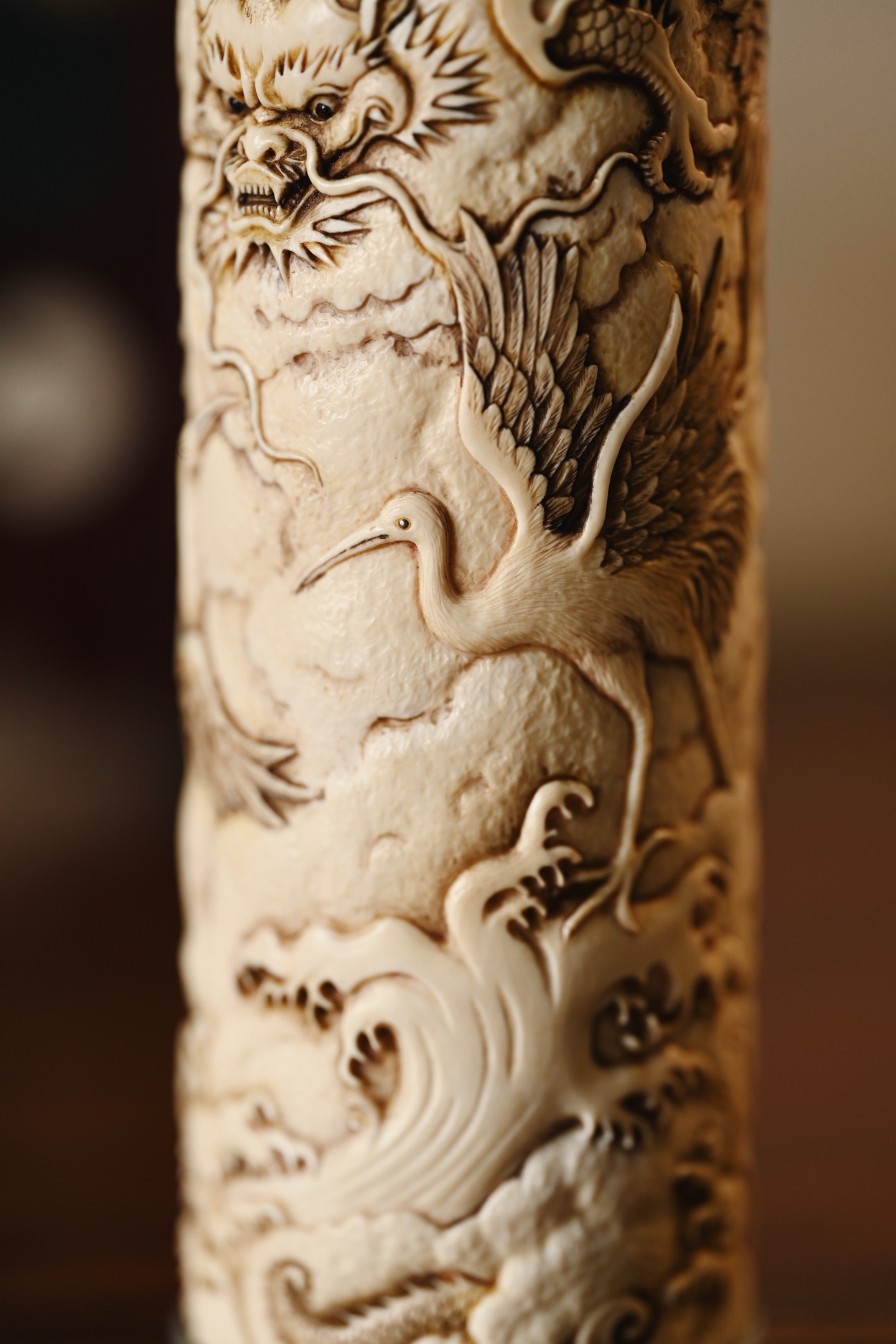 猛犸仿古x锡 | 鹤舞龙吟 茶叶罐龙游沧海，鹤舞青云。取料细腻，仿古韵味绵长，通