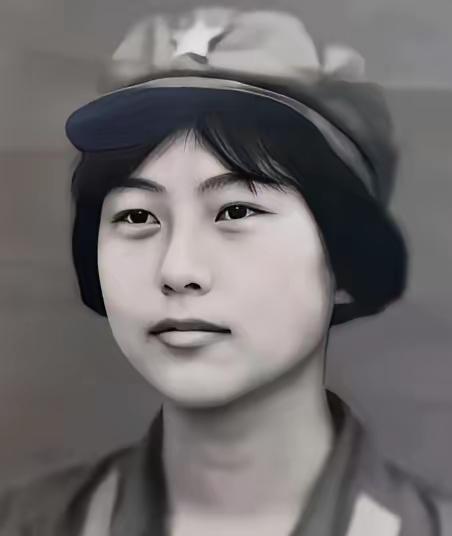 1982年，一女飞行员驾驶运输机从张家口机场起飞，当飞机爬到700米高空时，一架