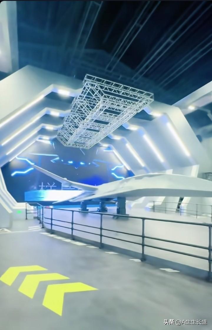 “南天门计划”黄槐体验馆内部场景和大型玄幻空间，空天母舰和太空战变幼万千！