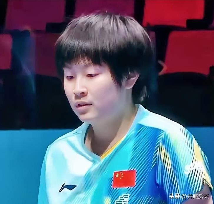 早田希娜刚刚哭晕在厕所。输给王曼昱，认了；输给孙颖莎忍了，现在又来个覃予萱，也来