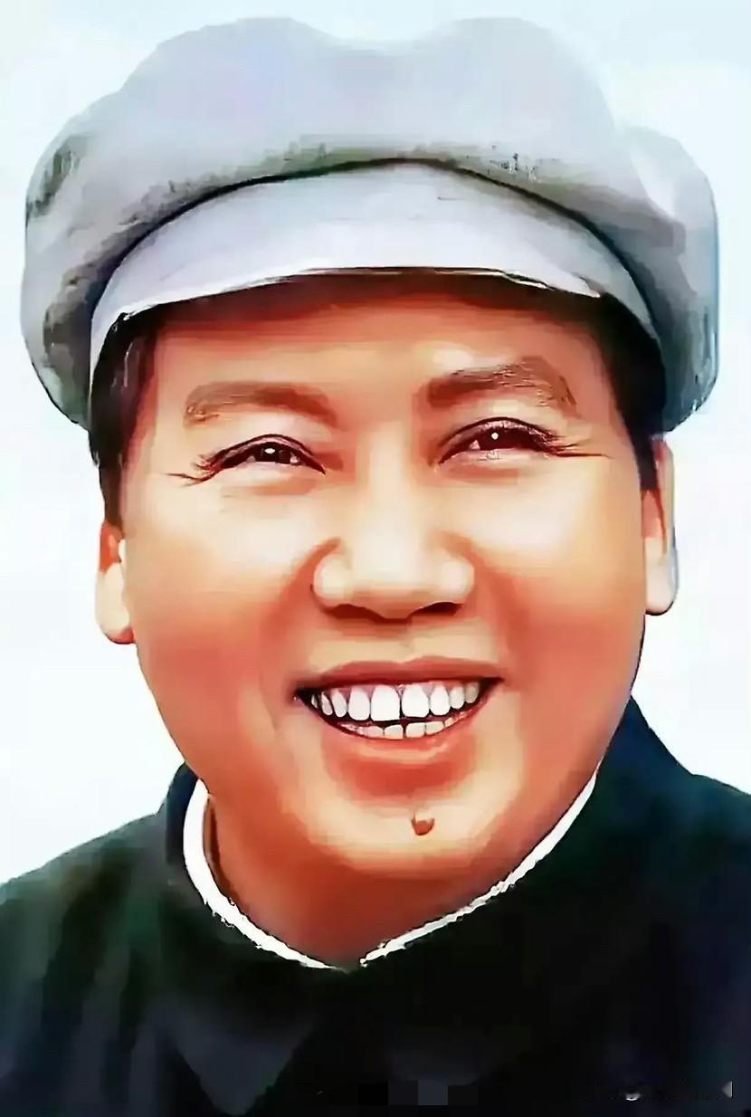 毛主席离开我们多年，人们依然以各种形式纪念他。在他离开后的每一个纪念日，都有无数