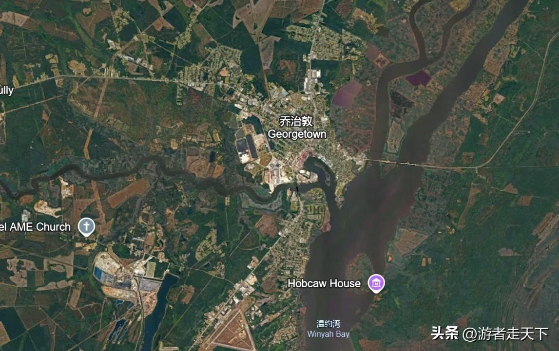 谷歌地图有一个地方做得非常好，美国本土大比较大的城镇基本上都做成了3D模型。
据