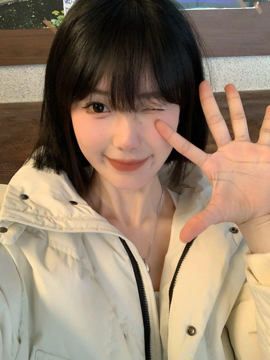 新来的短发女同桌💭